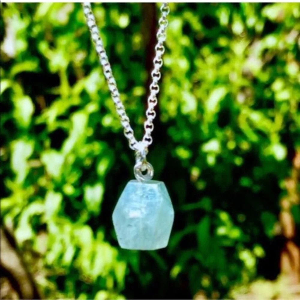 Healing Aquamarine Gemstone Necklace! - Picture 6 of 6